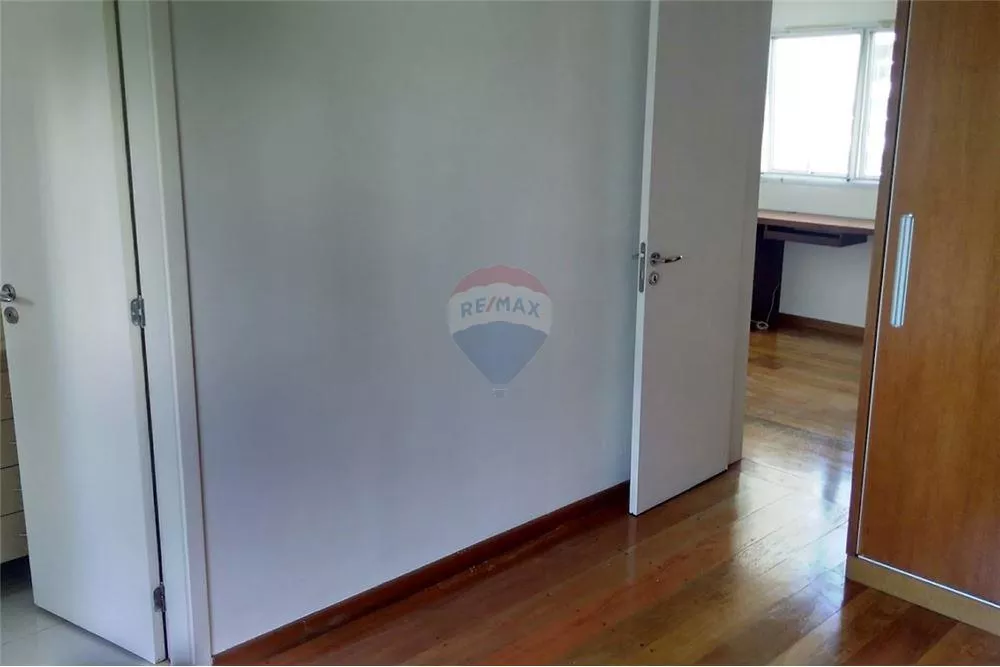 Apartamento para alugar com 4 quartos, 240m² - Foto 13