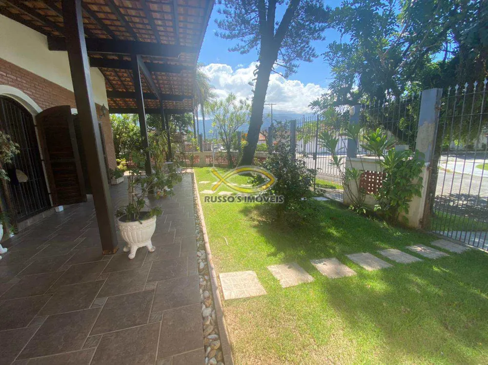 Casa, 3 quartos, 230 m² - Foto 1