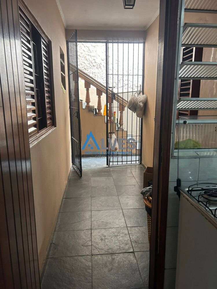 Casa à venda com 3 quartos, 149m² - Foto 14