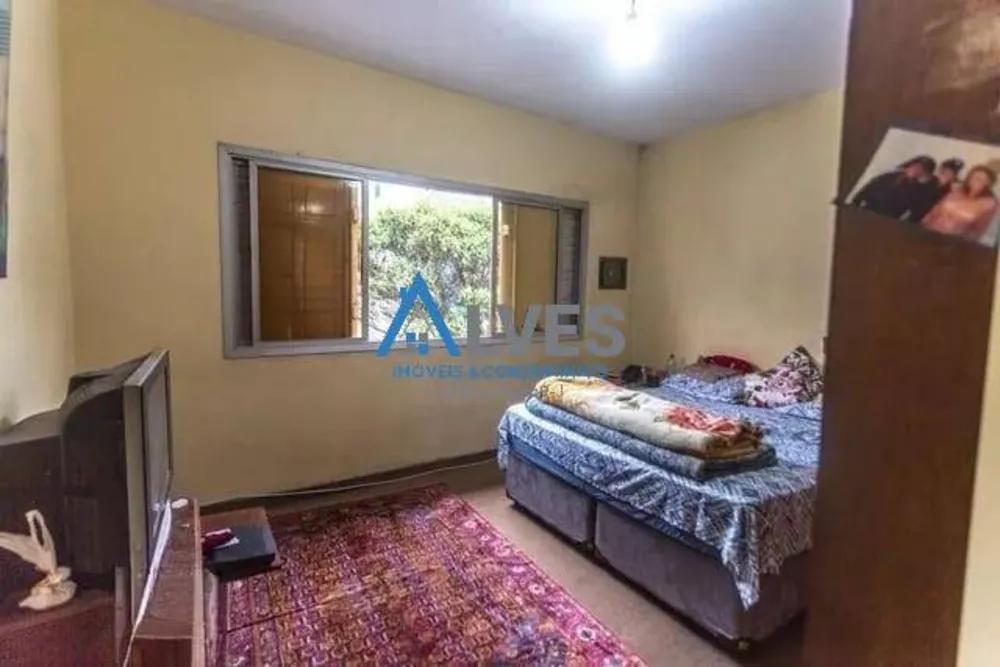 Casa à venda com 4 quartos, 240m² - Foto 4