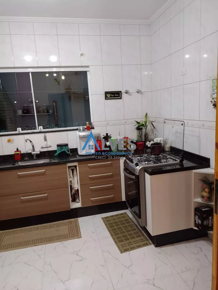 Casa à venda com 3 quartos, 210m² - Foto 6