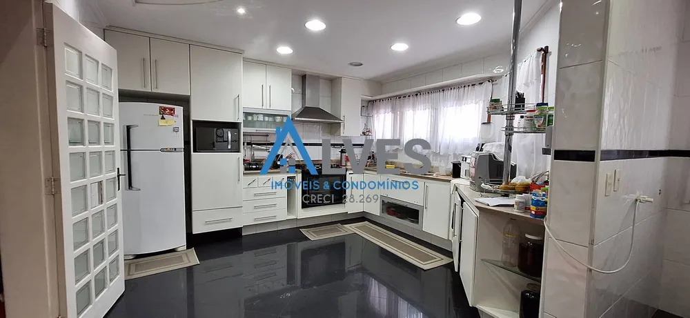 Casa, 3 quartos, 240 m² - Foto 1