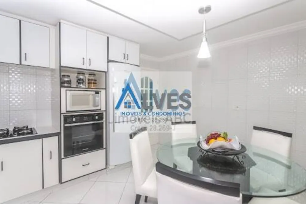 Sobrado, 3 quartos, 325 m² - Foto 1