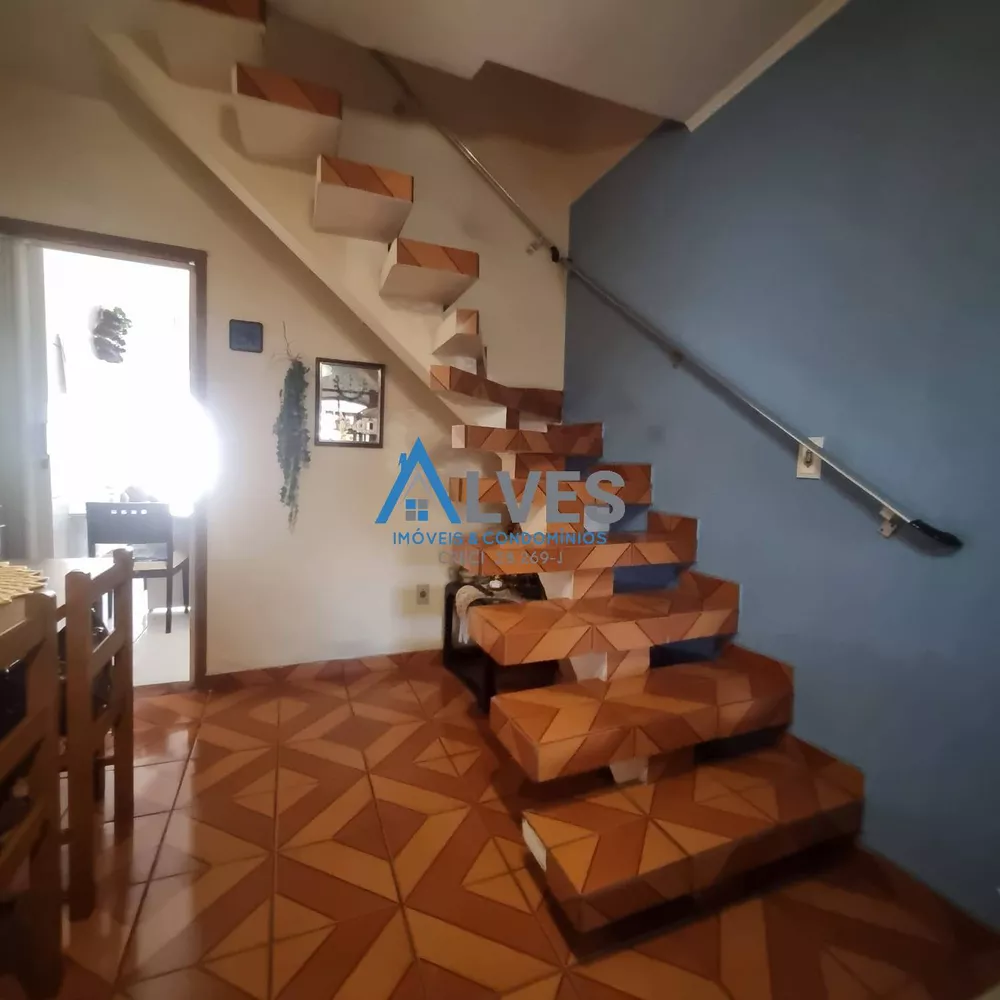 Casa à venda com 2 quartos, 92m² - Foto 5