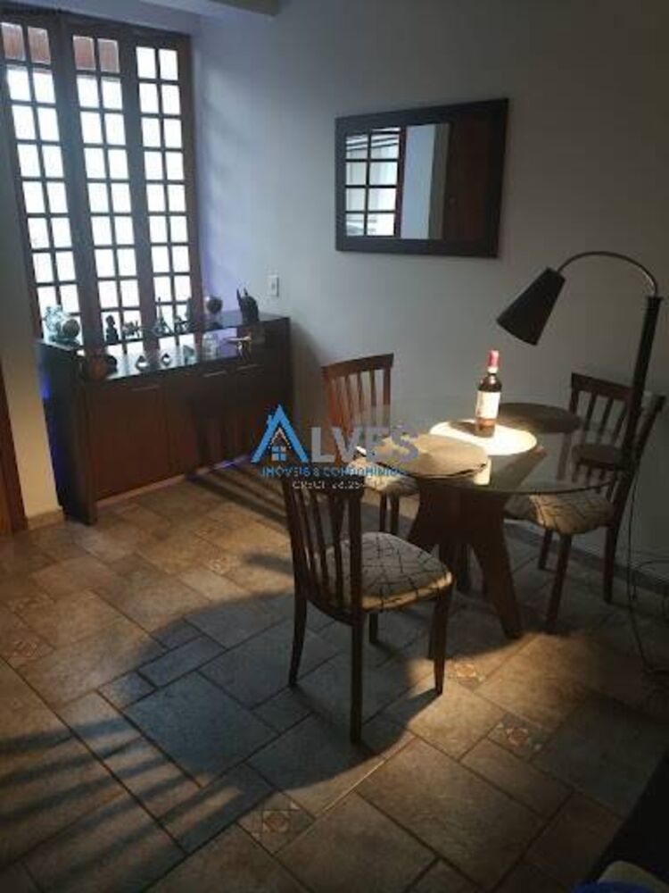 Casa, 4 quartos, 200 m² - Foto 1