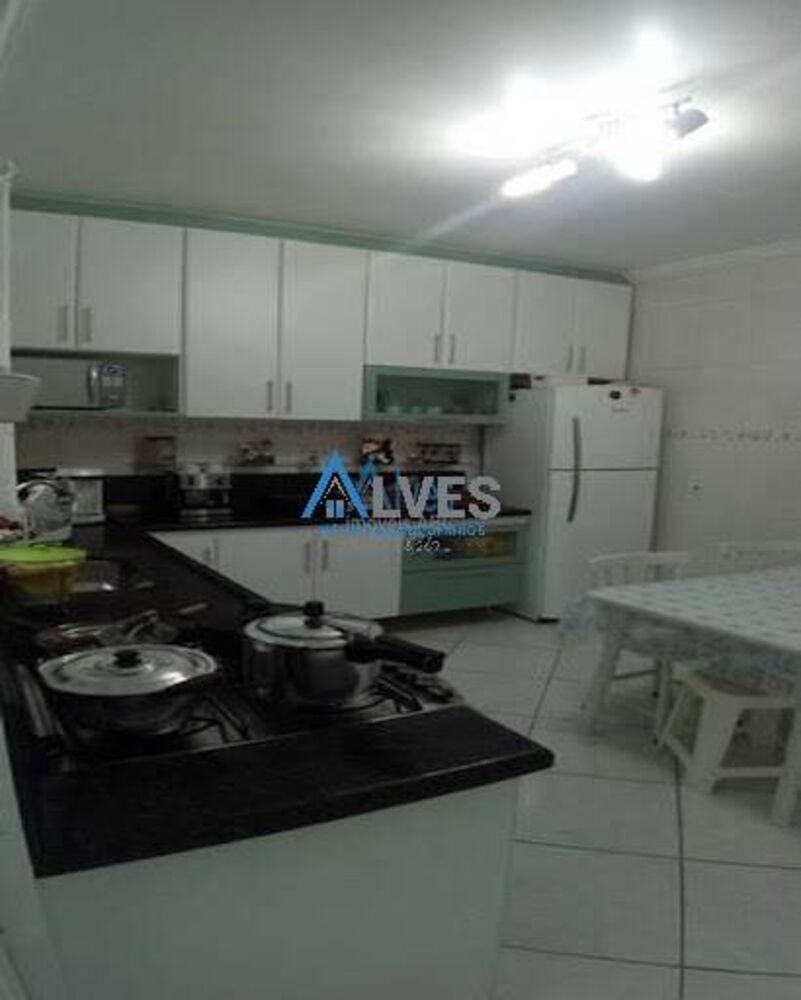 Casa, 4 quartos, 225 m² - Foto 1