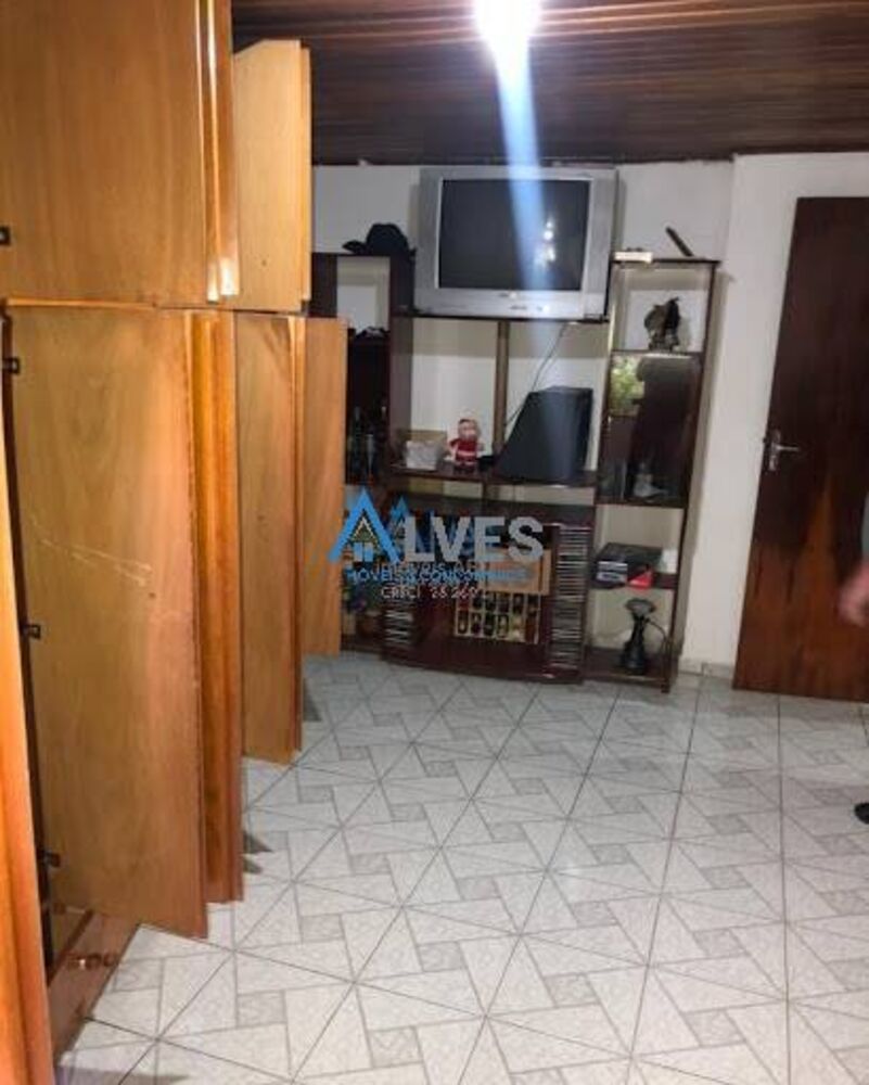 Casa à venda com 2 quartos, 60m² - Foto 4