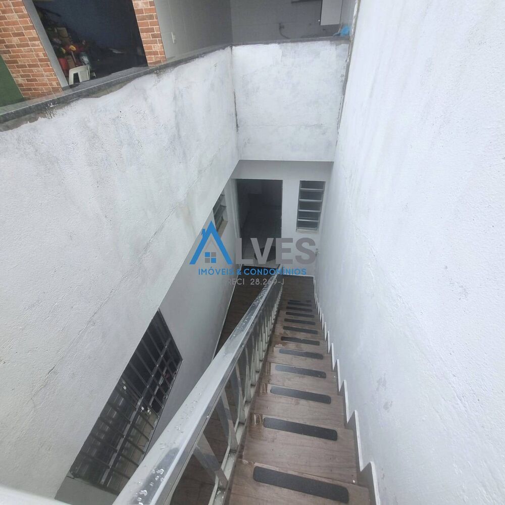 Casa à venda com 3 quartos, 145m² - Foto 3