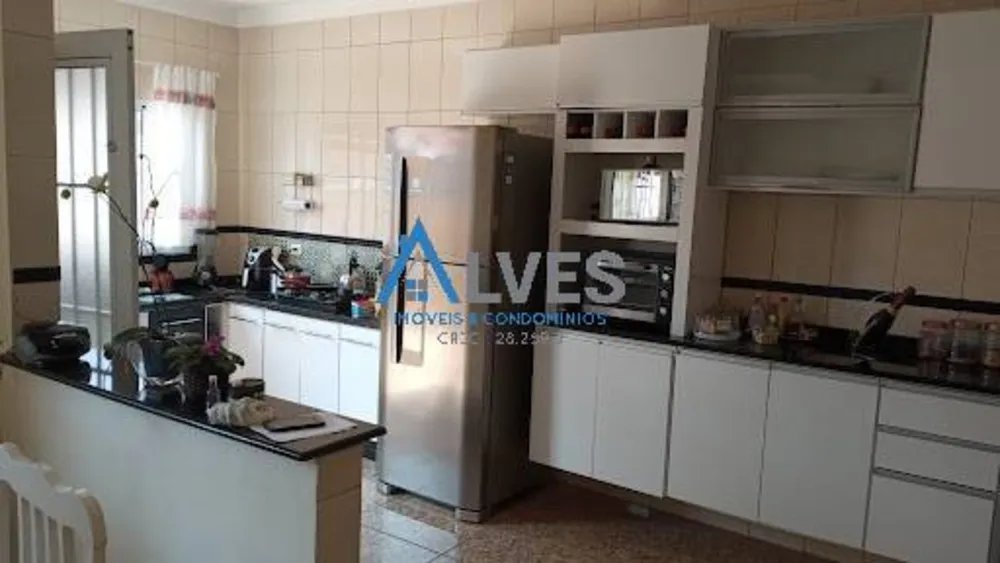 Sobrado, 3 quartos, 200 m² - Foto 1