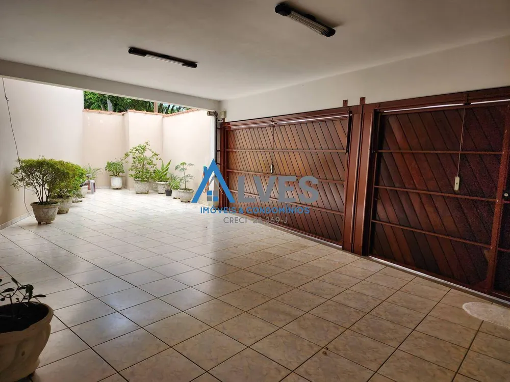 Casa, 3 quartos, 202 m² - Foto 2