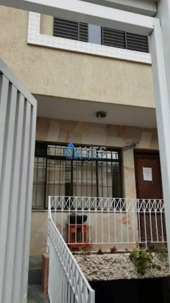 Sobrado à venda com 4 quartos, 181m² - Foto 2