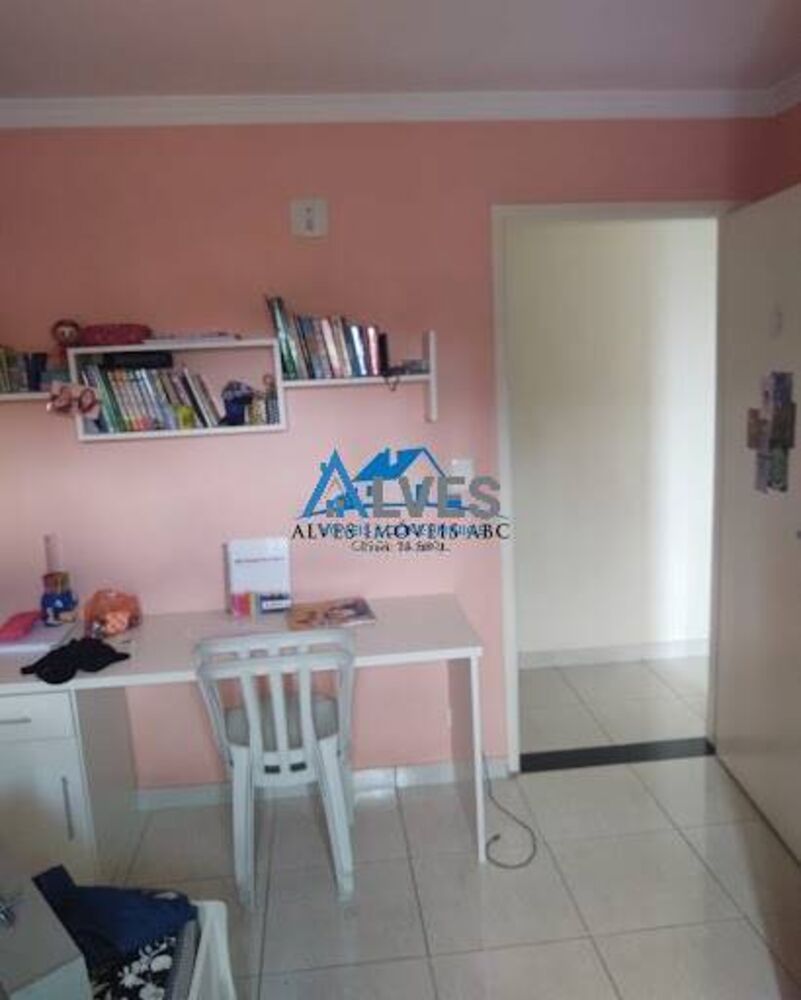 Casa à venda com 3 quartos, 240m² - Foto 2