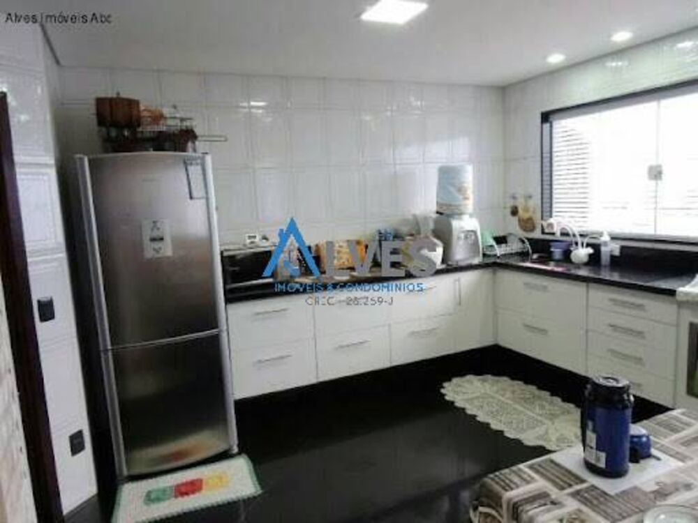 Casa à venda com 4 quartos, 255m² - Foto 3