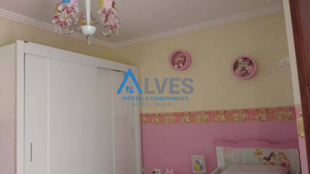 Casa à venda com 4 quartos, 245m² - Foto 8