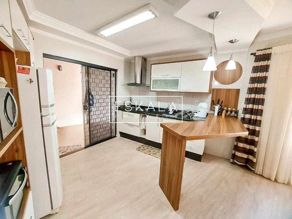 Casa, 3 quartos, 212 m² - Foto 5