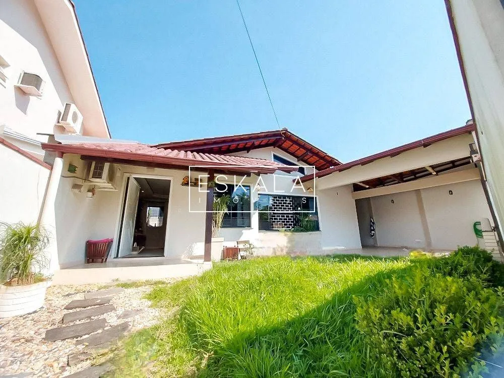 Casa, 3 quartos, 212 m² - Foto 1