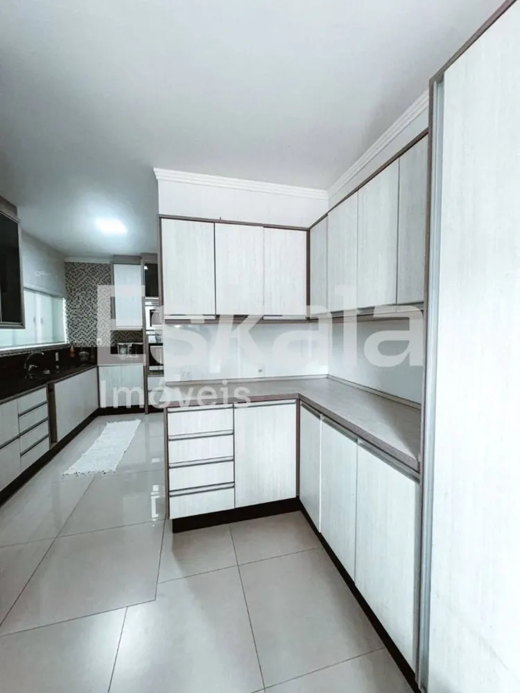 Casa, 4 quartos, 295 m² - Foto 4