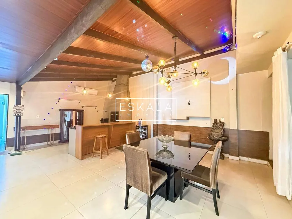 Casa, 5 quartos, 245 m² - Foto 8