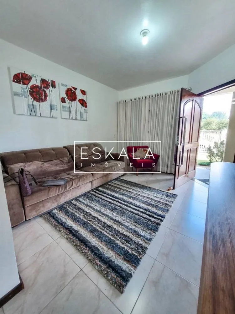 Casa, 3 quartos, 211 m² - Foto 1