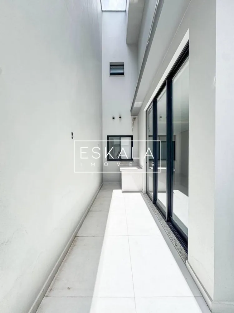 Sobrado, 3 quartos, 218 m² - Foto 2