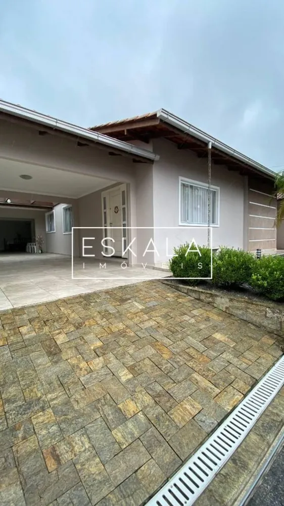 Casa, 4 quartos, 231 m² - Foto 1