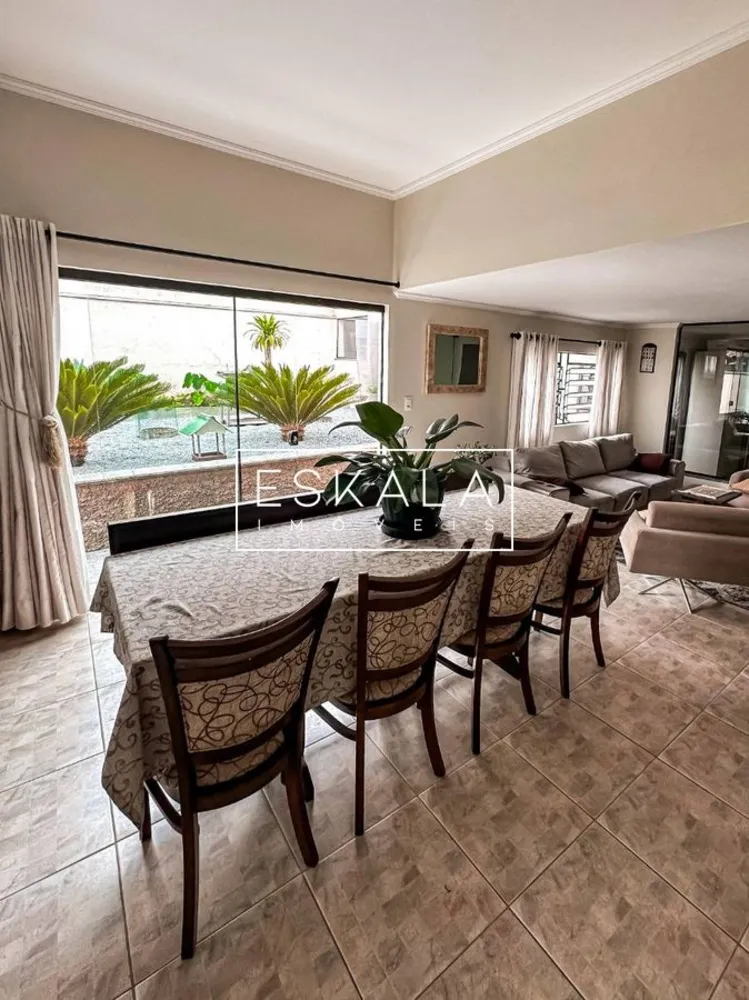 Casa, 3 quartos, 175 m² - Foto 1