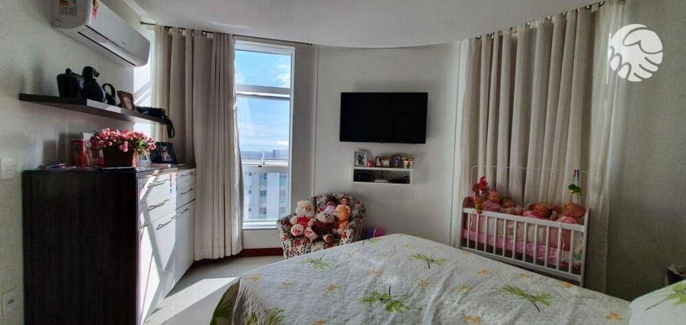 Apartamento à venda com 4 quartos, 211m² - Foto 2