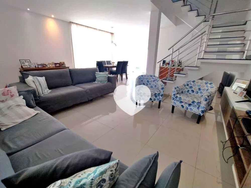 Casa à venda com 3 quartos, 271m² - Foto 8