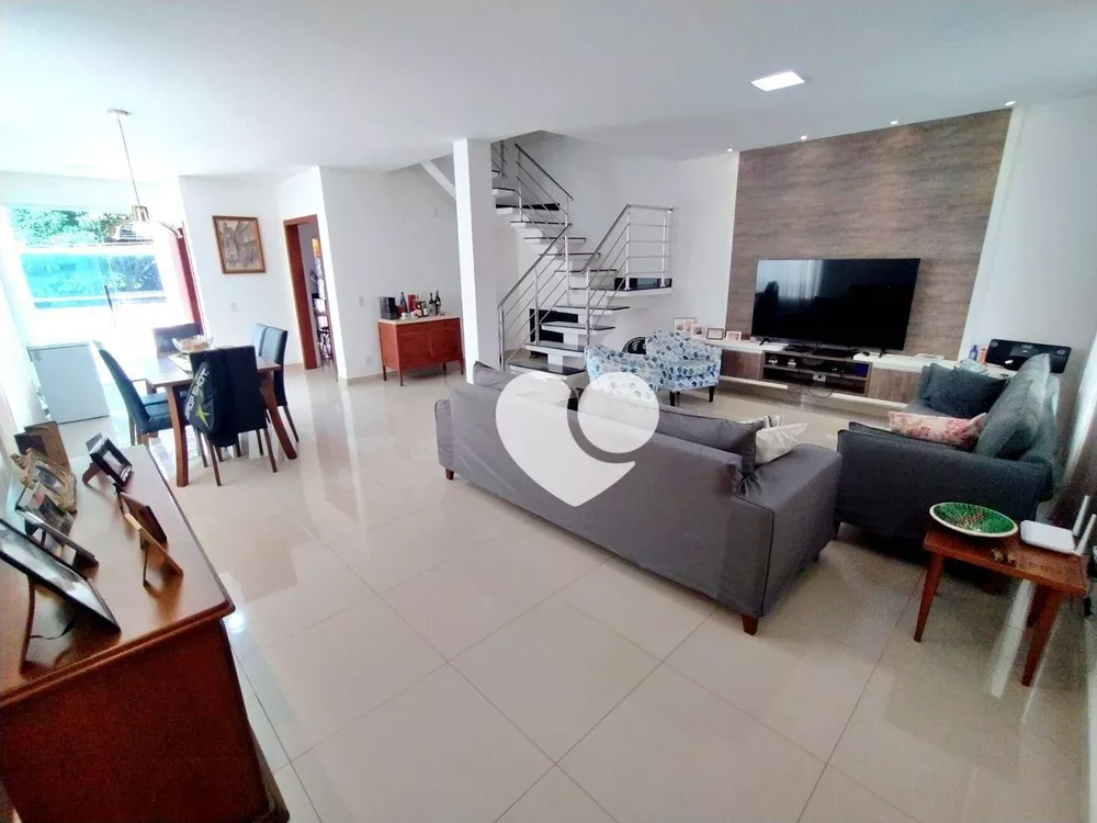 Casa à venda com 3 quartos, 271m² - Foto 6