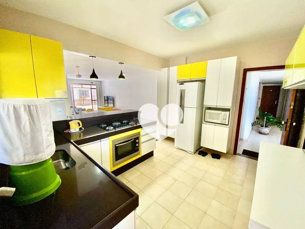 Apartamento à venda com 3 quartos, 130m² - Foto 4