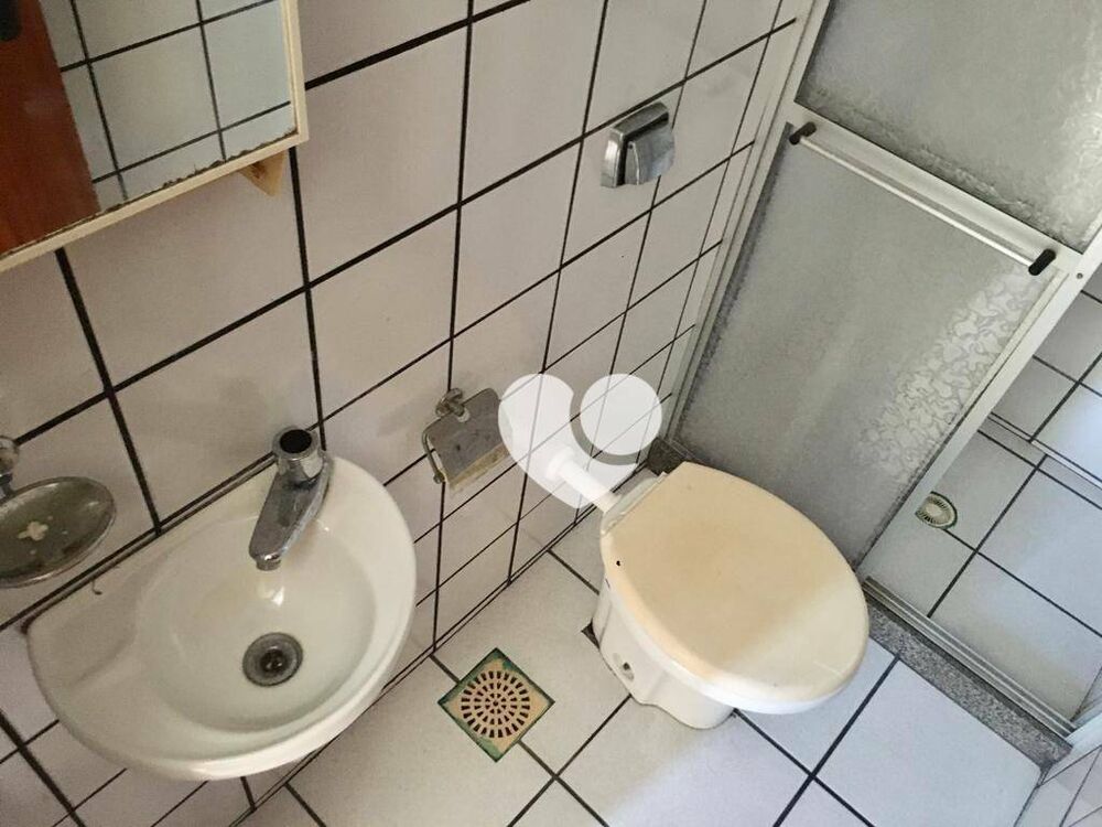 Apartamento à venda com 2 quartos, 90m² - Foto 4