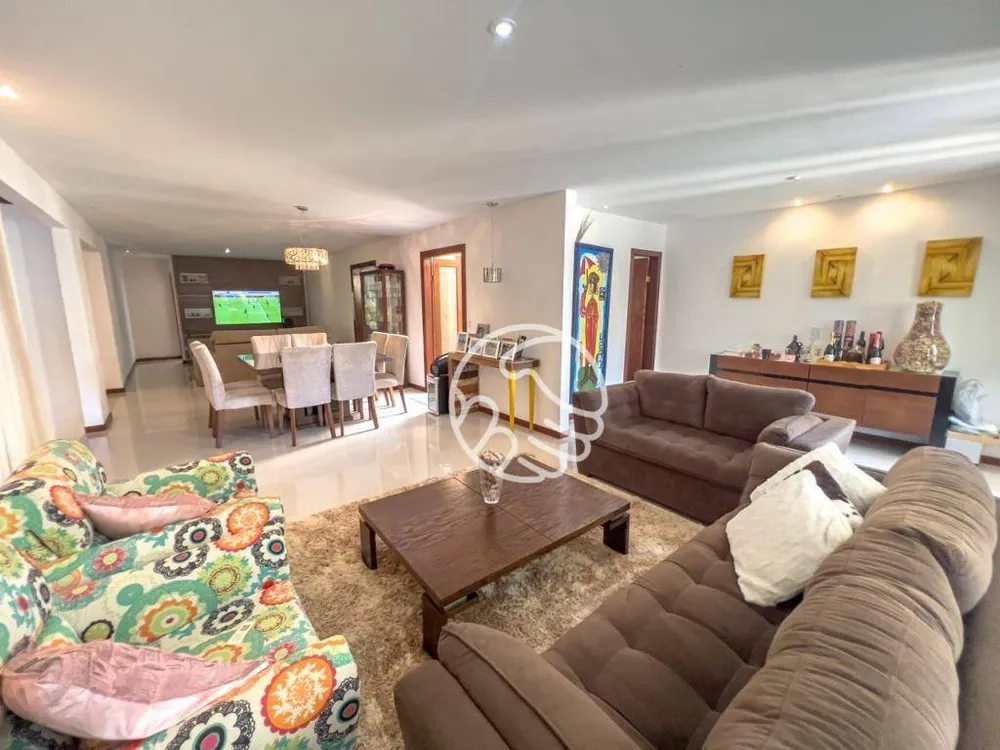 Casa, 4 quartos, 324 m² - Foto 1