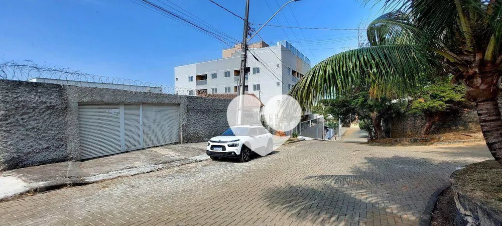 Casa à venda com 2 quartos, 108m² - Foto 1