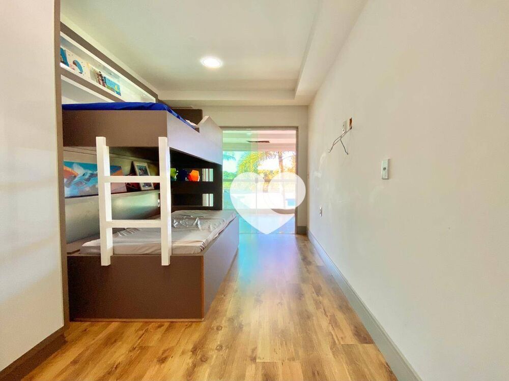 Casa à venda com 4 quartos, 550m² - Foto 4