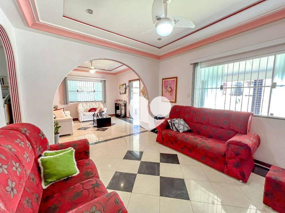 Casa à venda com 4 quartos, 285m² - Foto 4