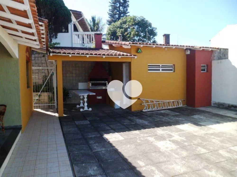 Casa à venda com 5 quartos, 350m² - Foto 4