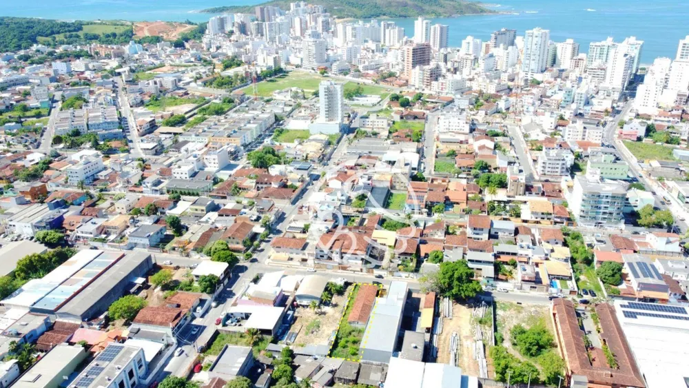 Casa, 4 quartos, 216 m² - Foto 1