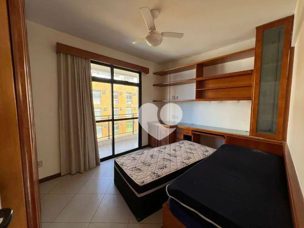 Cobertura, 3 quartos, 240 m² - Foto 2