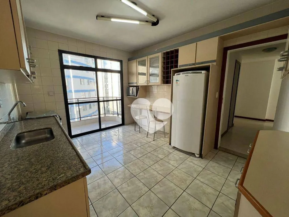 Cobertura, 3 quartos, 240 m² - Foto 5