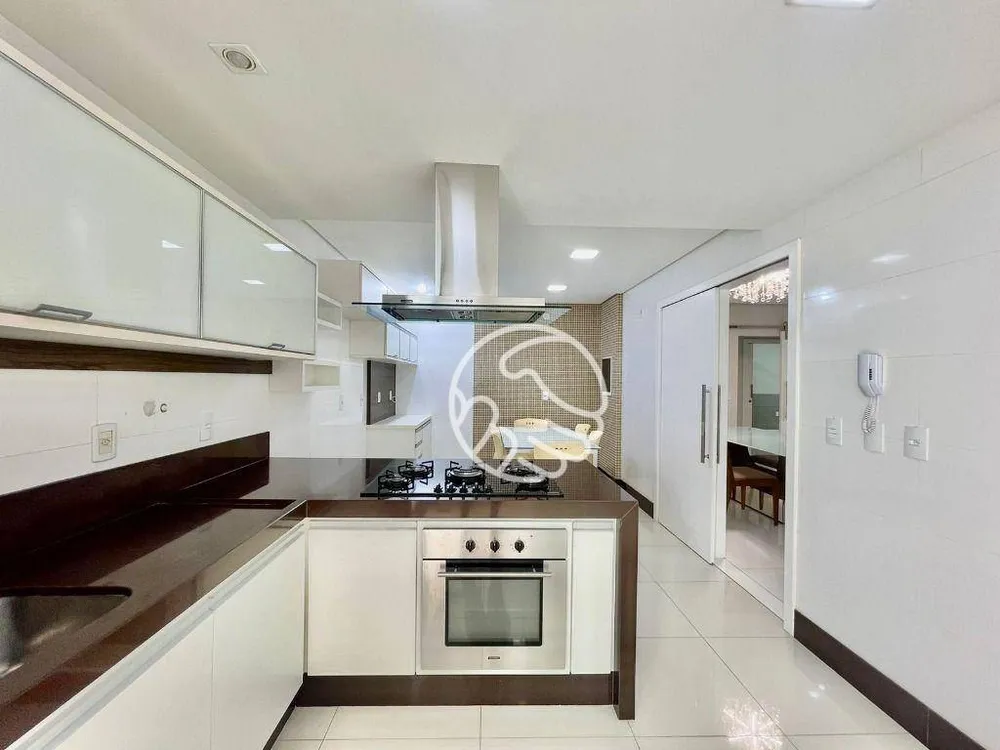 Apartamento, 3 quartos, 213 m² - Foto 2