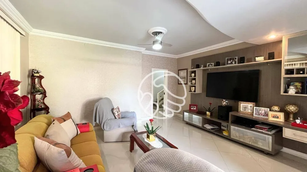 Casa, 3 quartos, 230 m² - Foto 1