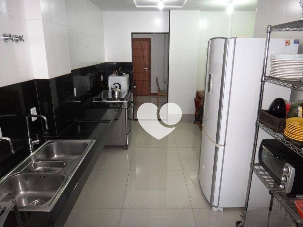 Apartamento à venda com 4 quartos, 210m² - Foto 5