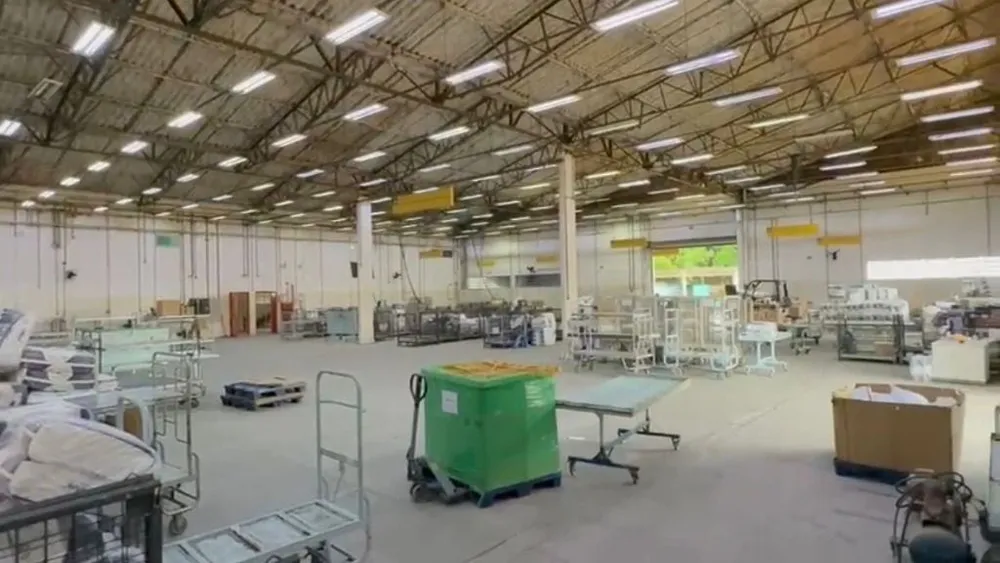 Depósito-Galpão, 1400 m² - Foto 1