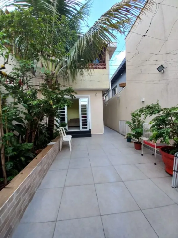 Sobrado, 3 quartos, 292 m² - Foto 1