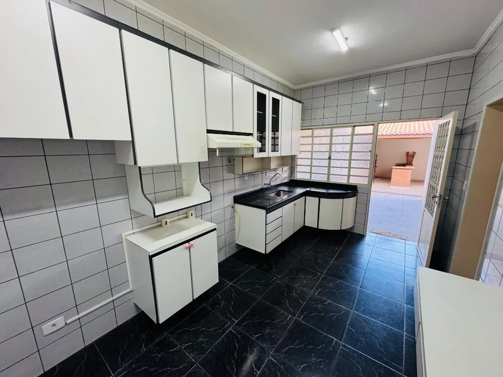 Casa, 3 quartos, 230 m² - Foto 1