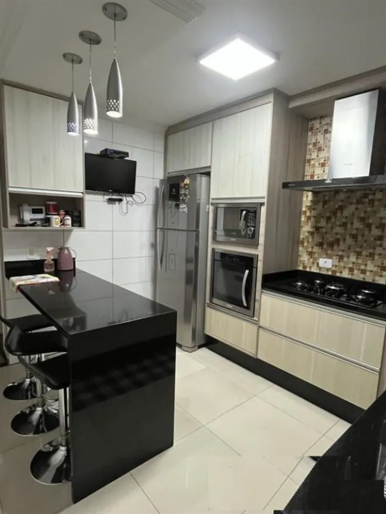 Sobrado, 3 quartos, 240 m² - Foto 1