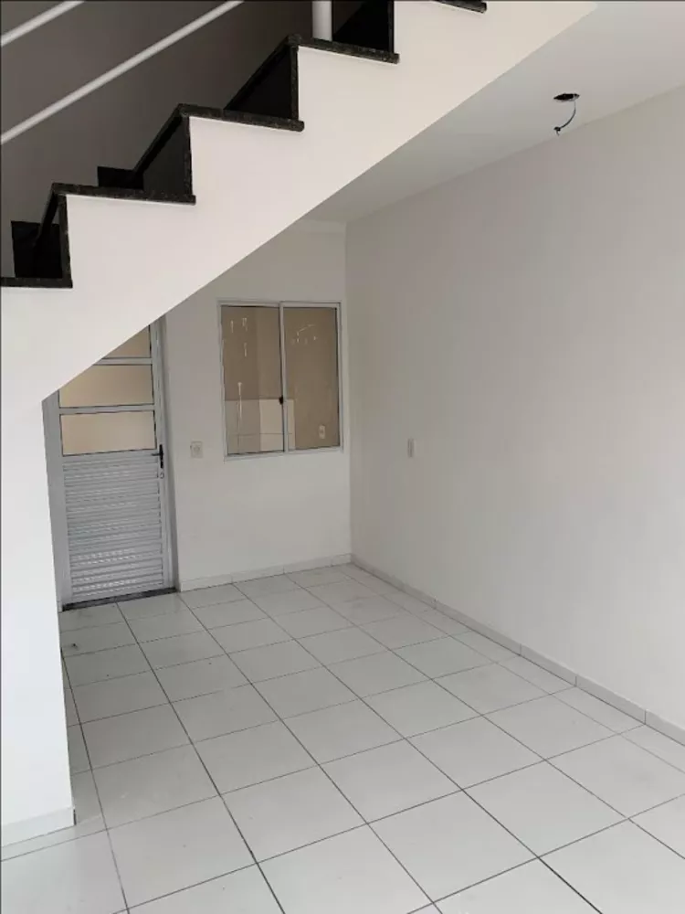 Sobrado à venda com 2 quartos, 70m² - Foto 18