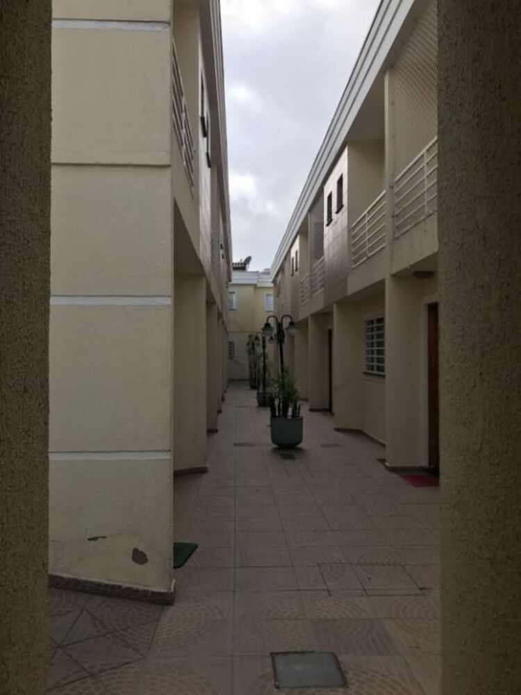 Sobrado à venda com 2 quartos, 70m² - Foto 1