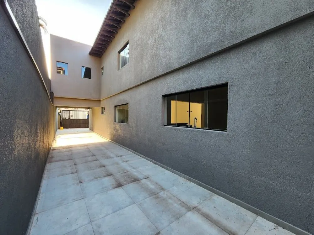 Casa, 3 quartos, 252 m² - Foto 1