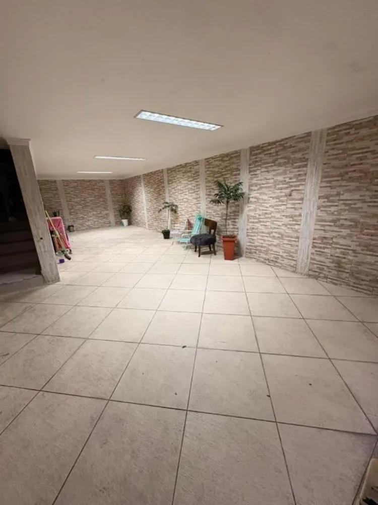 Casa, 3 quartos, 227 m² - Foto 1